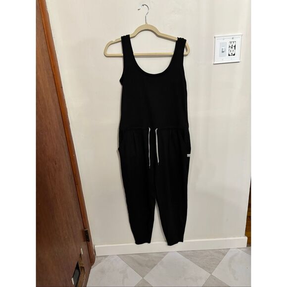 Vuori Lux At Ease Jumpsuit Small Black Full Length Scoop Neck Pockets VW458 - Picture 2 of 6